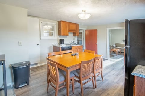 Dining area with seating for 6