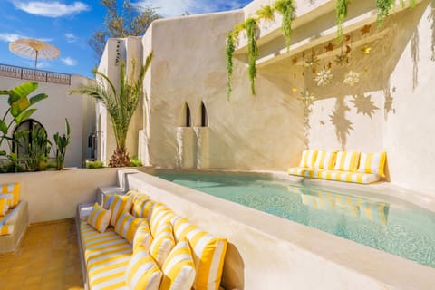 Family Suite | Rooftop pool | Outdoor pool