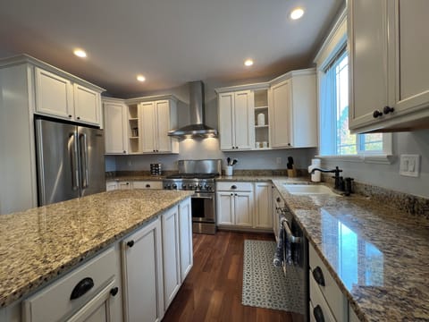 House | Private kitchen | Full-size fridge, microwave, oven, stovetop