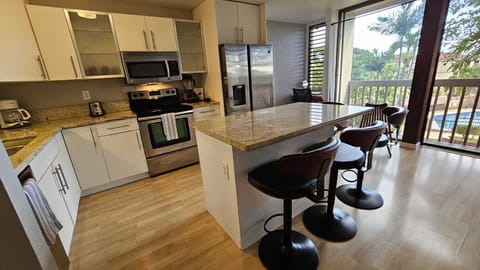 Kitchen island dining area for 4