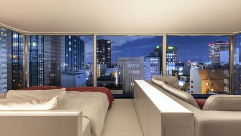 Top Floor Twin Room, Non Smoking (14F, 37 sqm, 1 room per floor) | Down comforters, minibar, in-room safe, desk