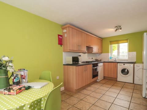 Fridge, dishwasher, electric kettle, toaster