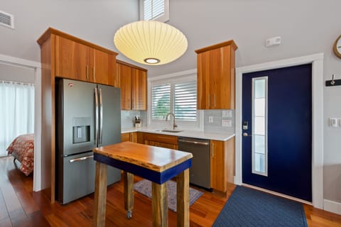 Entry door and kitchen