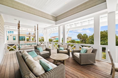 House, Multiple Bedrooms | Living area