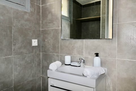 Gites Terra di a Bravona - Appartement Elia Salle de Bain