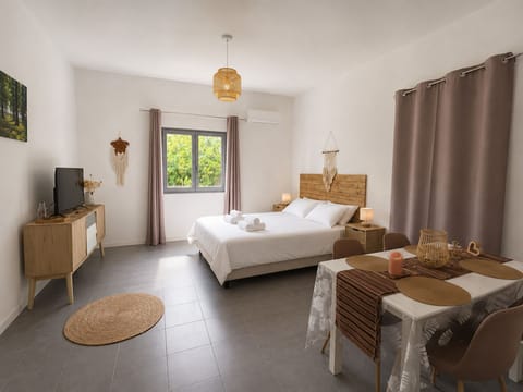 ELIA CHAMBRE