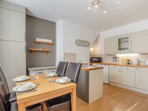 Kitchen/diner | Rhiw Bank Apartment, Colwyn Bay