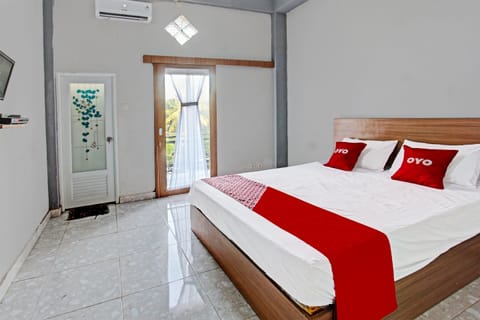 Standard Double Room | Laptop workspace, WiFi (free), bed sheets