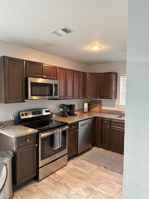 Kitchen NOTE the racks inside the oven are not interchangable they cant be moved