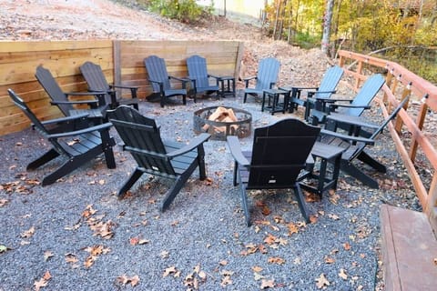 Gather round the campfire for S'mores, and heartwarming moments under the stars. It's just a few steps out the front door.