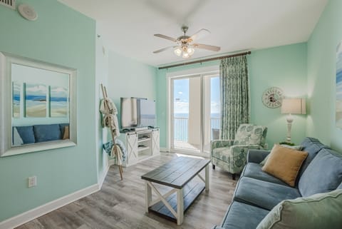 Bright and sunny living room