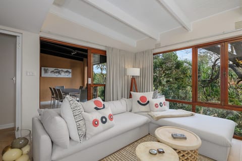 Superior Villa, 4 Bedrooms, River View | Living area