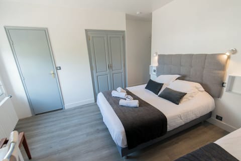 Standard Double Room | Premium bedding, Select Comfort beds, desk, laptop workspace