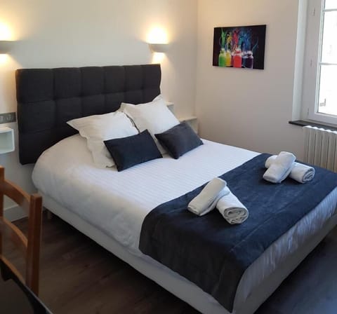 Premium bedding, Select Comfort beds, desk, laptop workspace