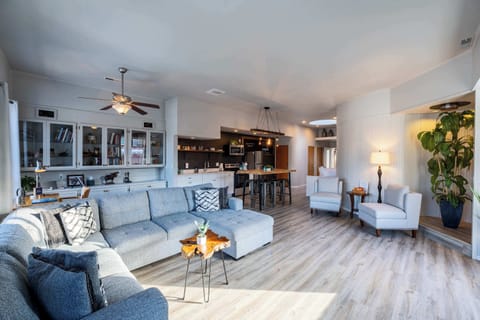 Extra sleeping option on the pull-out sofa.