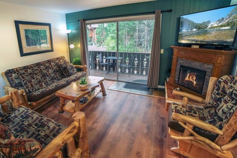 Condo, 1 Bedroom | Living area