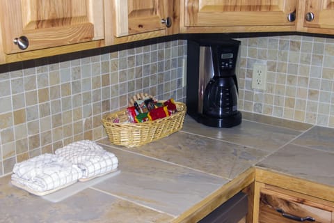 Condo, 1 Bedroom | Private kitchen | Fridge, oven, coffee/tea maker, toaster