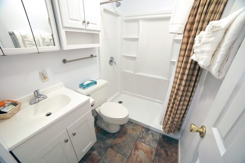 Condo, 1 Bedroom | Bathroom | Towels