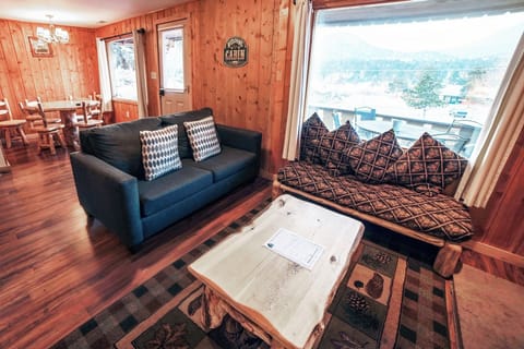 Cabin, 2 Bedrooms | Living area