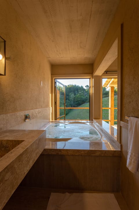 Standard Room, Bathtub | Bathroom | Separate tub and shower, jetted tub, rainfall showerhead