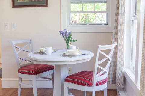 Sit Back & Watch Waves at Rathtrevor Cottage Bed and Breakfast in Parksville