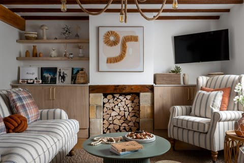 70 - Glebe Cottage - GL54 1DR - Full