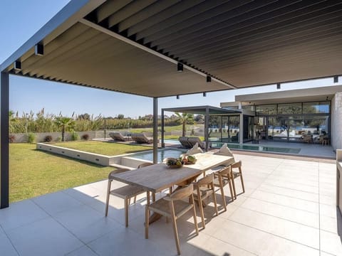 Poolside Dining Experience