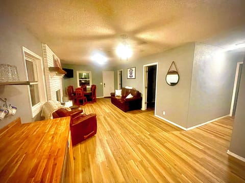 View from the kitchen towards rhe fromt door.