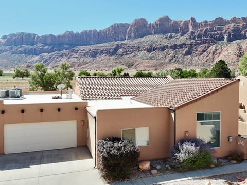 Welcome to Red Rock Vistas - Rim Village J4