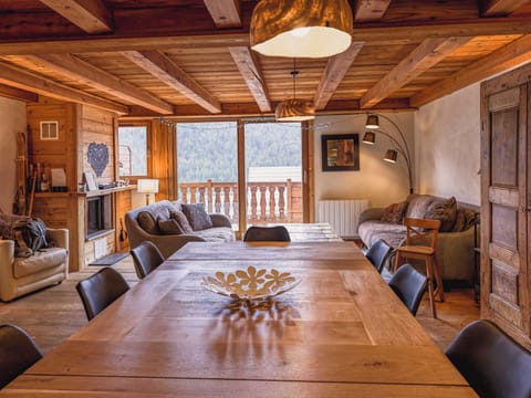 2d67fa95-fc73-402c-bf60-82e3472e0c08