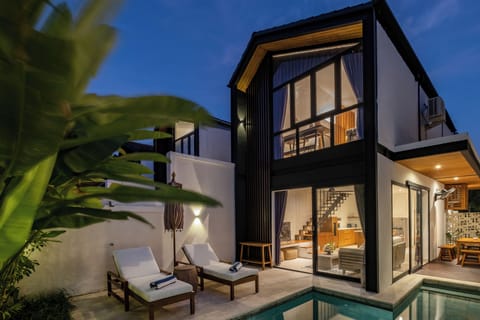 Front of property - evening/night