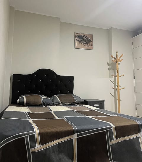 Deluxe Room, 1 Double Bed | Desk, WiFi (free), bed sheets