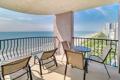 Myrtle Beach Vacation Rental | 3BR | 2BA | 1,340 Sq Ft | Step-Free w/ Elevator