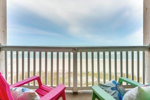 Corpus Christi Vacation Rental | 1BR | 1BA | 420 Sq Ft | Elevator Access