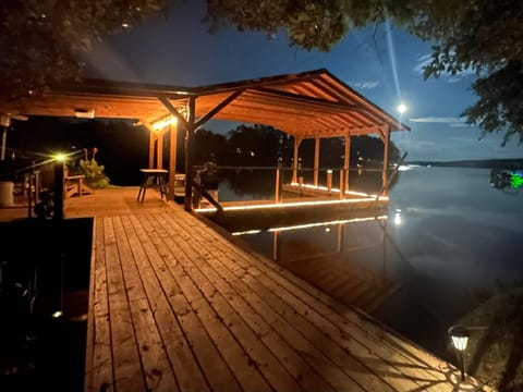 40 foot dock 2 covered slips