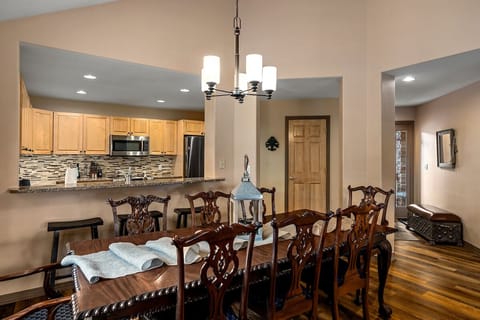 Seating for 3 at the Breakfast Bar