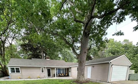 RW's & D's / Luxury home w/Arcade room - Minutes away from Norte Dame 