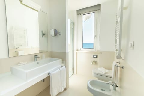 Superior Studio Suite | Premium bedding, in-room safe, desk, blackout drapes