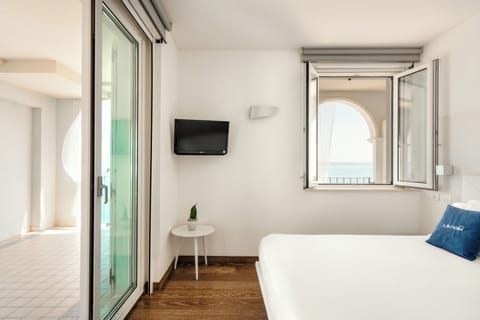 Panoramic Studio Suite | Premium bedding, in-room safe, desk, blackout drapes