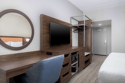 Premium bedding, desk, blackout drapes, iron/ironing board