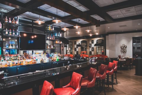 3 restaurants; breakfast, lunch, dinner, and brunch served