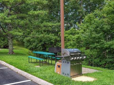 Condo (0 Bedroom) | Property amenity