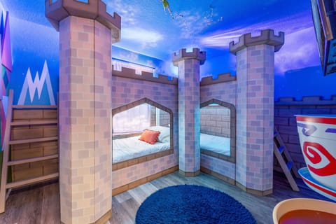 Castle bedroom 4 twin beds