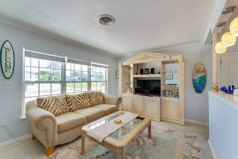 Venice Vacation Rental | 2BR | 1BA | Step-Free Access | 768 Sq Ft