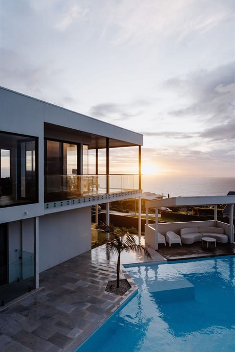 House | 7 bedrooms, desk, high-speed internet