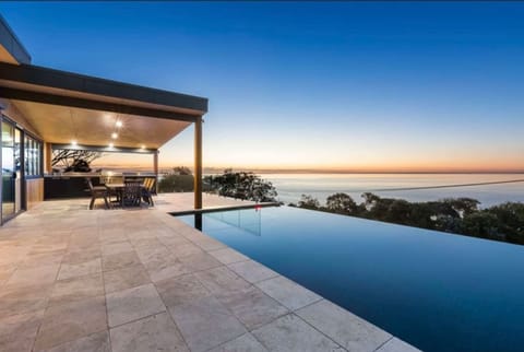 House, Accessible | 5 bedrooms, high-speed internet