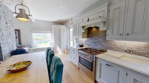 Deluxe Villa | Private kitchen