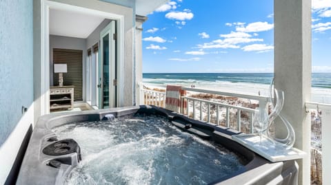 100% Direct Beachfront: No roads, no compromise. Enjoy a private beachfront hot tub—this is the enviable beach home you’ve been looking for. Book your 5-star getaway with a Premier Host today!