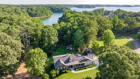 Experience the beauty of the lake just steps away — a stylish retreat where peaceful lakeside views create unforgettable moments.