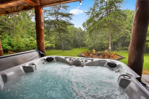 Unwind in this luxurious hot tub in paradise!